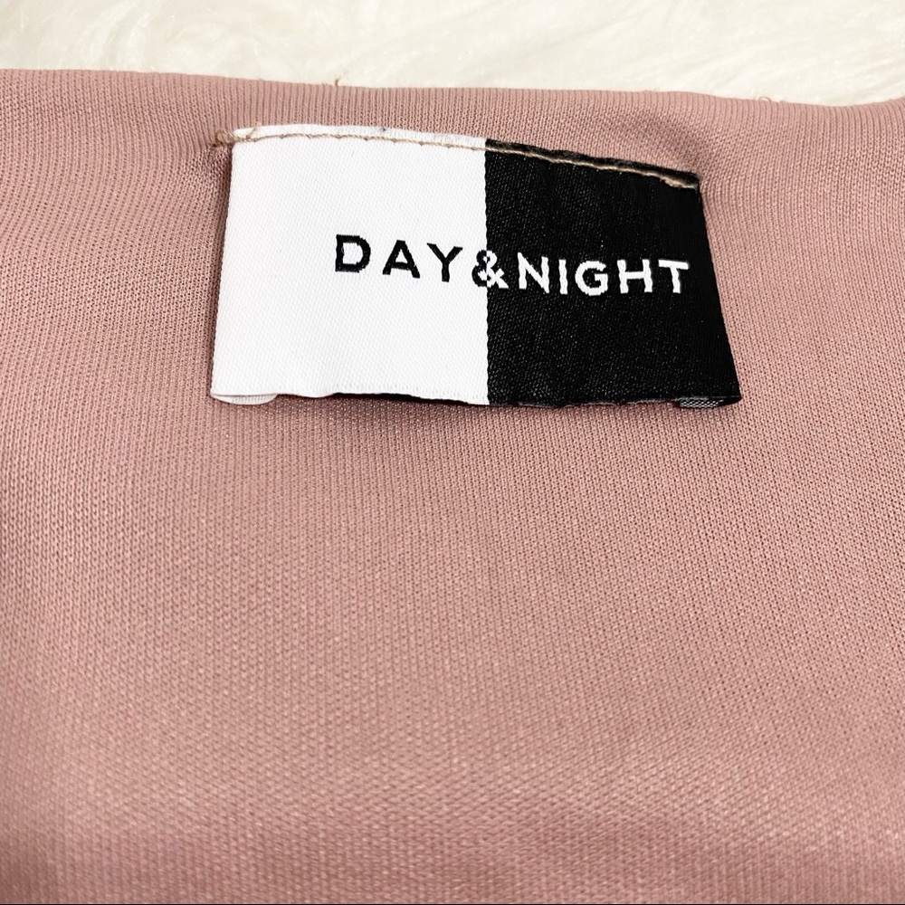 DAY&NIGHT Mauve Long Sleeve Dress - Picture 4 of 5